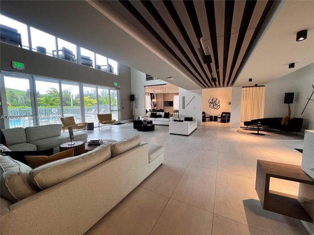 10381 NW 67th Terrace, Doral, FL 33178