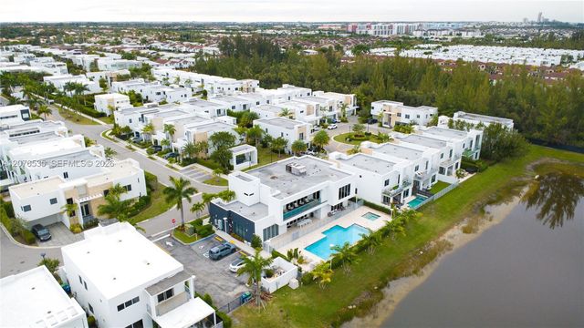 10381 NW 67th Terrace, Doral, FL 33178