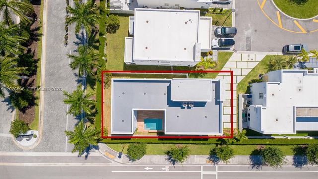 10381 NW 67th Terrace, Doral, FL 33178