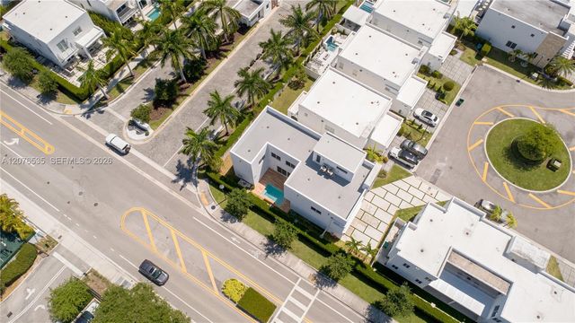 10381 NW 67th Terrace, Doral, FL 33178