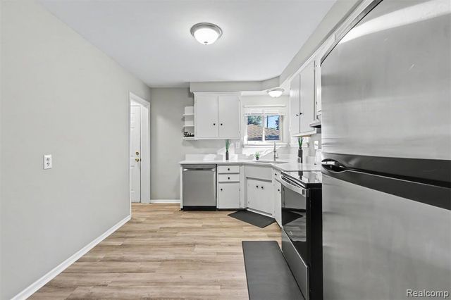 24936 Elmira, Redford, MI 48239