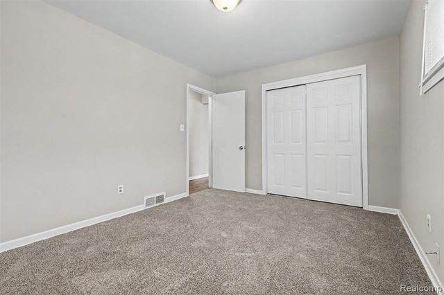 24936 Elmira, Redford, MI 48239