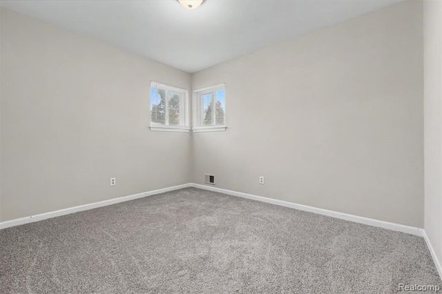 24936 Elmira, Redford, MI 48239
