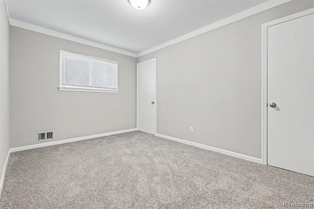 24936 Elmira, Redford, MI 48239