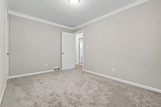 24936 Elmira, Redford, MI 48239