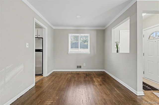 24936 Elmira, Redford, MI 48239