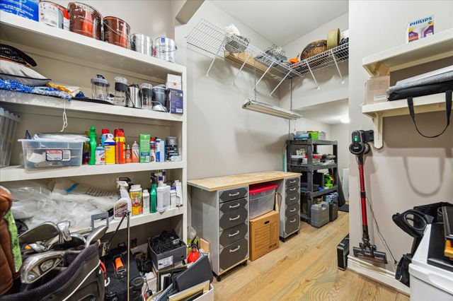 40 E Broad Oaks Drive, Houston, TX 77056