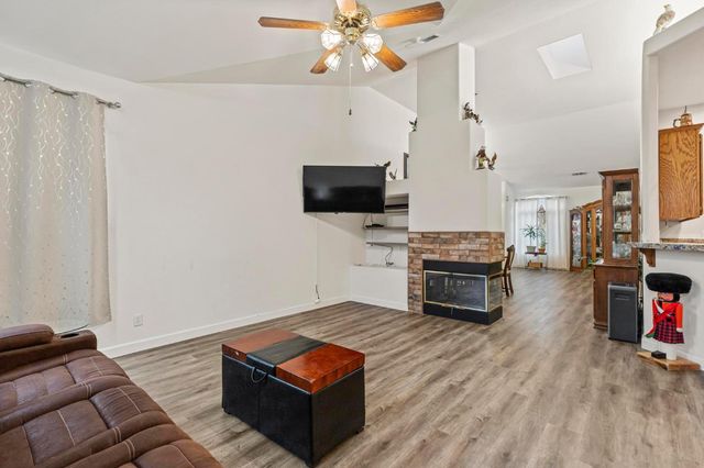 1090 Portola Valley Rd, Yuba City, CA 95993