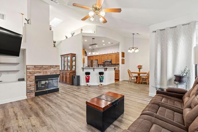 1090 Portola Valley Rd, Yuba City, CA 95993