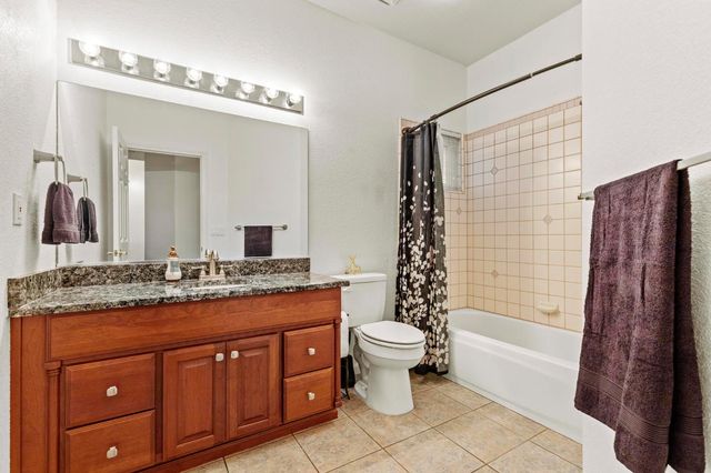 1090 Portola Valley Rd, Yuba City, CA 95993