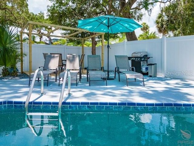 301 LIVE OAK STREET, New Smyrna Beach, FL 32168