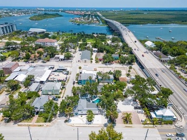 301 LIVE OAK STREET, New Smyrna Beach, FL 32168