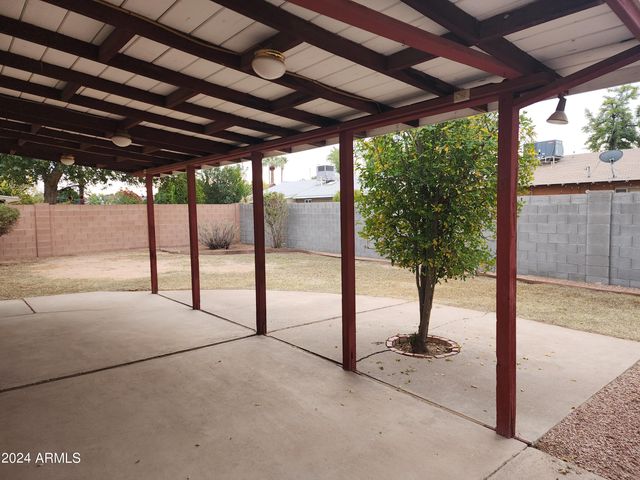8425 E Crestwood Way, Scottsdale, AZ 85250