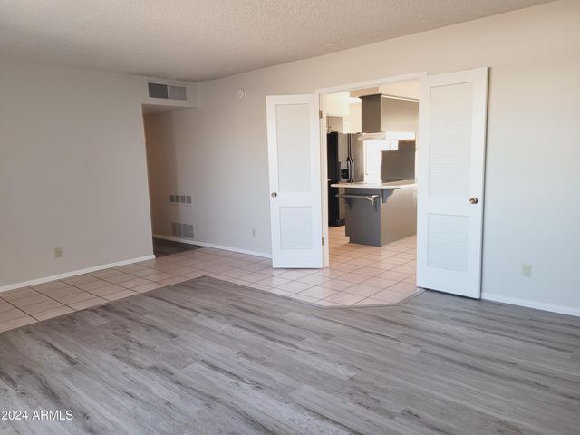 8425 E Crestwood Way, Scottsdale, AZ 85250