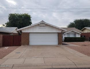 8425 E Crestwood Way, Scottsdale, AZ 85250