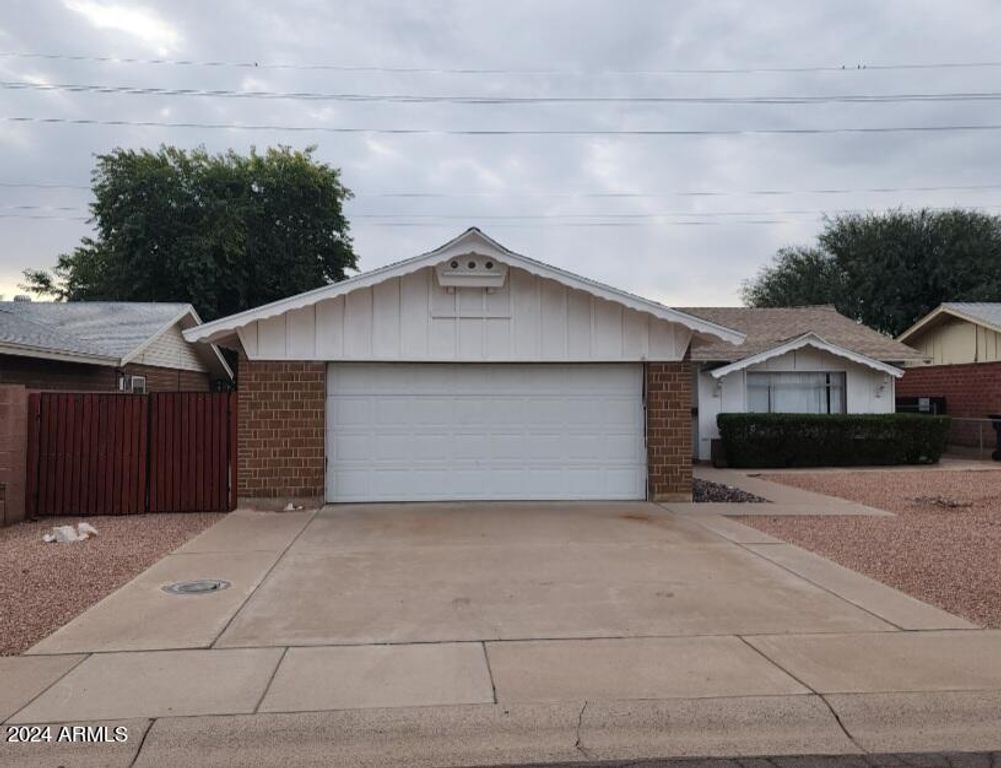 8425 E Crestwood Way, Scottsdale, AZ 85250
