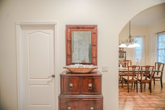 6 Mossy Oaks Ln, Hilton Head Island, SC 29926