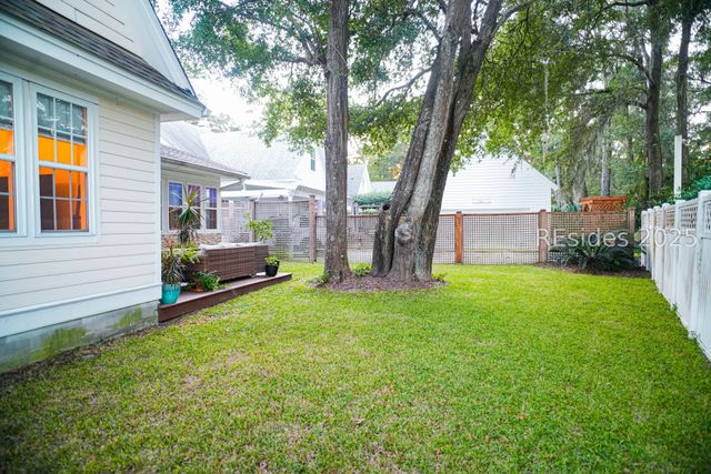 6 Mossy Oaks Ln, Hilton Head Island, SC 29926