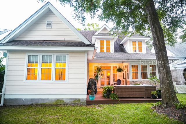 6 Mossy Oaks Ln, Hilton Head Island, SC 29926