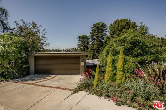 3262 Dos Palos Drive, Los Angeles, CA 90068
