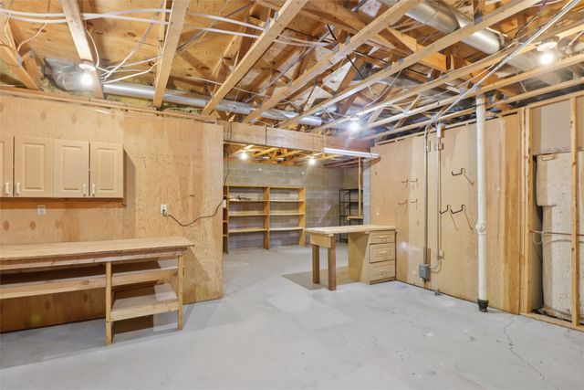 31342 Ute Avenue, Waukee, IA 50263