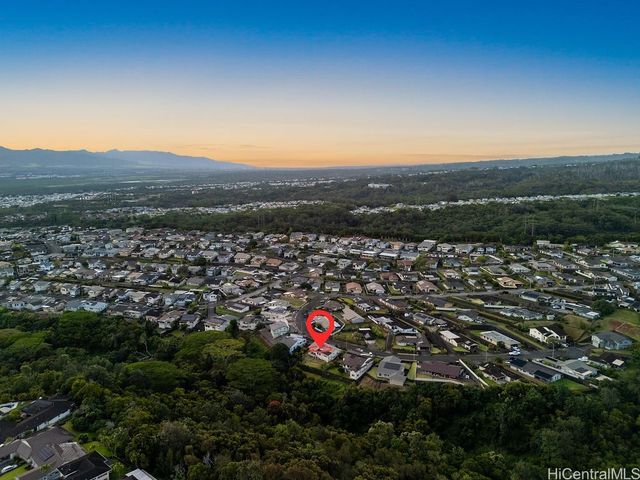 98-2033 Pahiolo Street, Aiea, HI 96701