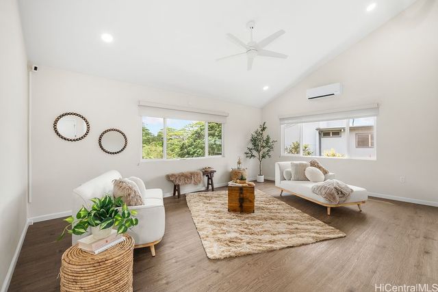 98-2033 Pahiolo Street, Aiea, HI 96701