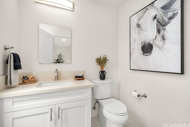 98-2033 Pahiolo Street, Aiea, HI 96701
