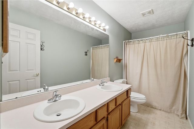 660 Golf View Court, Vandalia, OH 45377