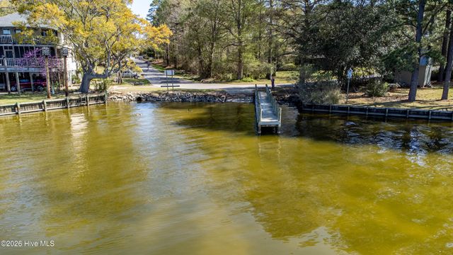 000 Whitehat Road, Hertford, NC 27944