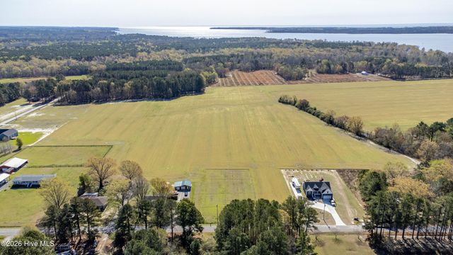 000 Whitehat Road, Hertford, NC 27944