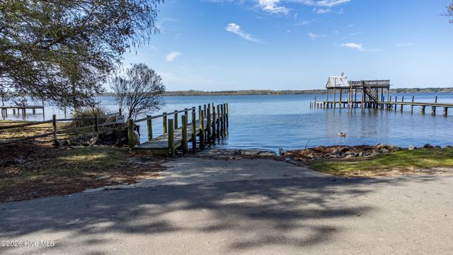 000 Whitehat Road, Hertford, NC 27944