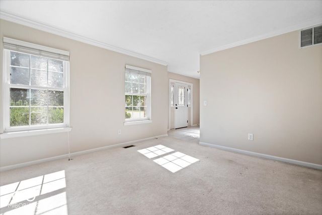 6520 Kingsbury Way, Zionsville, IN 46077