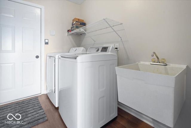 6520 Kingsbury Way, Zionsville, IN 46077