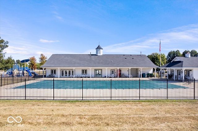 6520 Kingsbury Way, Zionsville, IN 46077