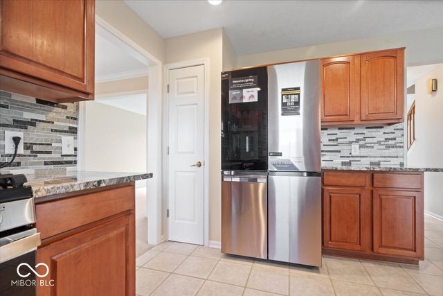 6520 Kingsbury Way, Zionsville, IN 46077