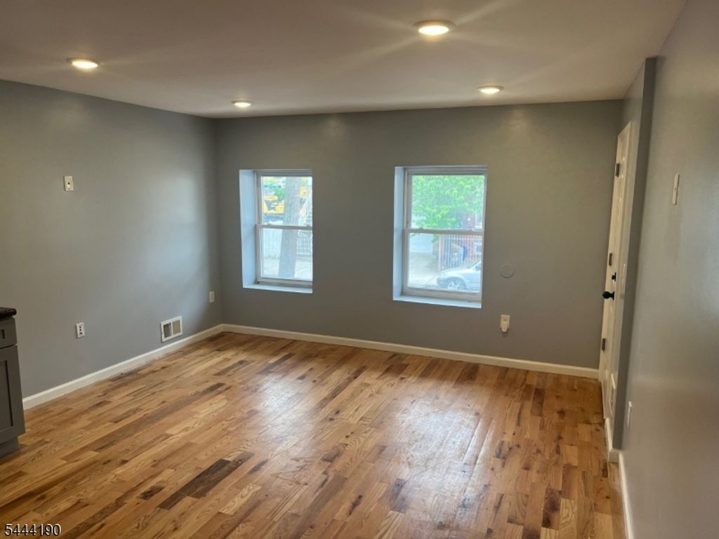 120 Fleming Ave, Newark City, NJ 07105 — photo 3