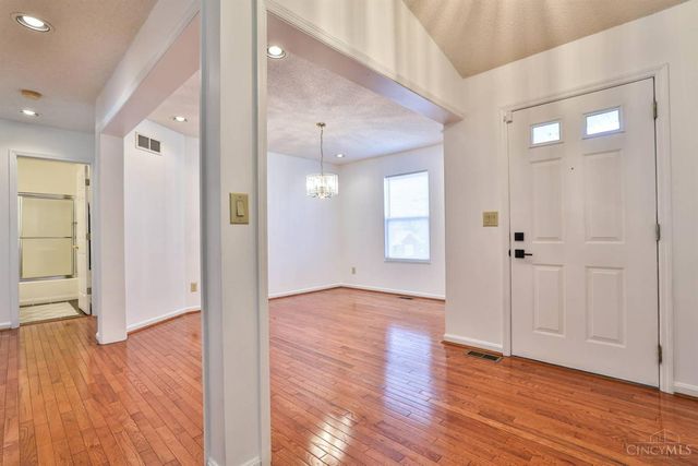 2529 Proudhon Way, Cincinnati, OH 45239