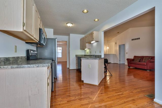 2529 Proudhon Way, Cincinnati, OH 45239