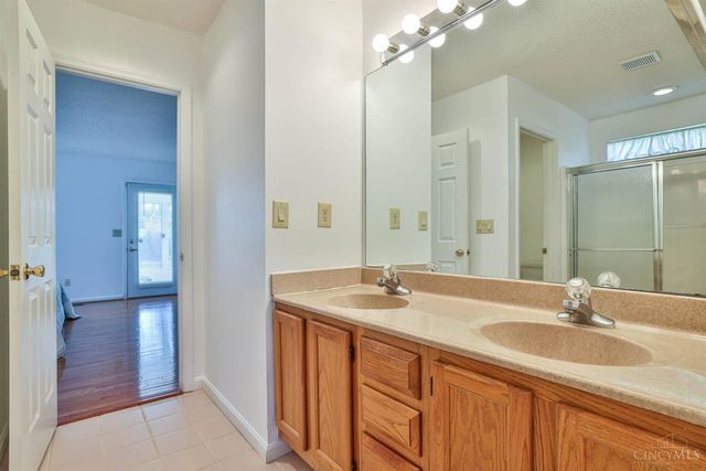 2529 Proudhon Way, Cincinnati, OH 45239