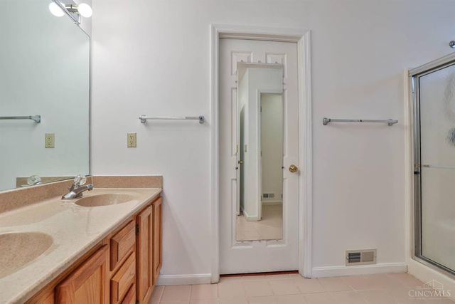 2529 Proudhon Way, Cincinnati, OH 45239