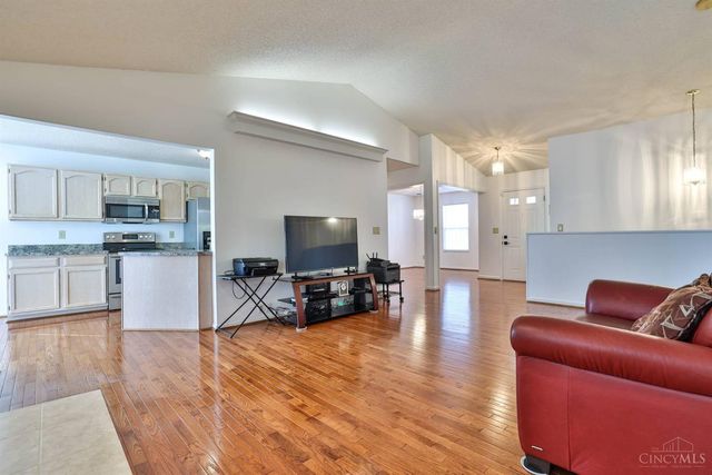 2529 Proudhon Way, Cincinnati, OH 45239