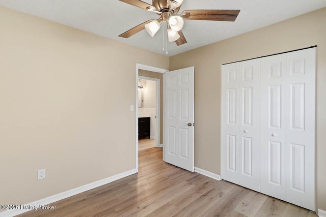 8410 Silver Fox Rd, Louisville, KY 40291