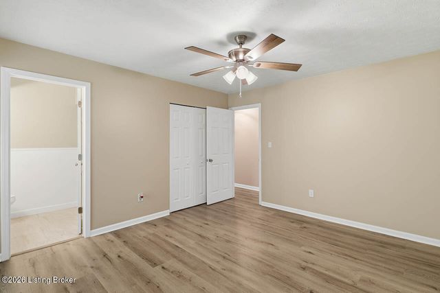 8410 Silver Fox Rd, Louisville, KY 40291