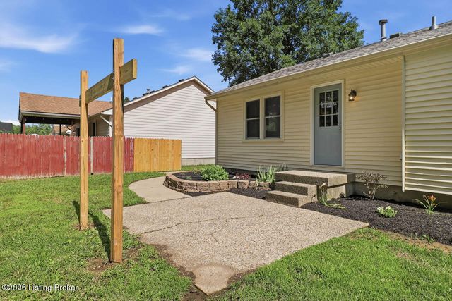 8410 Silver Fox Rd, Louisville, KY 40291