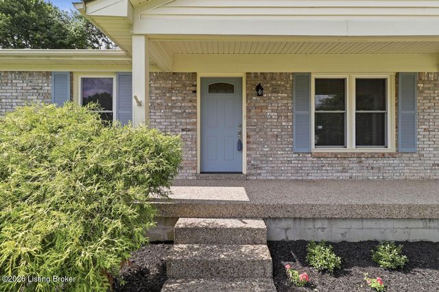 8410 Silver Fox Rd, Louisville, KY 40291
