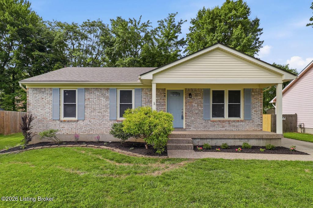 8410 Silver Fox Rd, Louisville, KY 40291