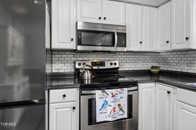 1715 Mcclellan Drive, Johnson City, TN 37604