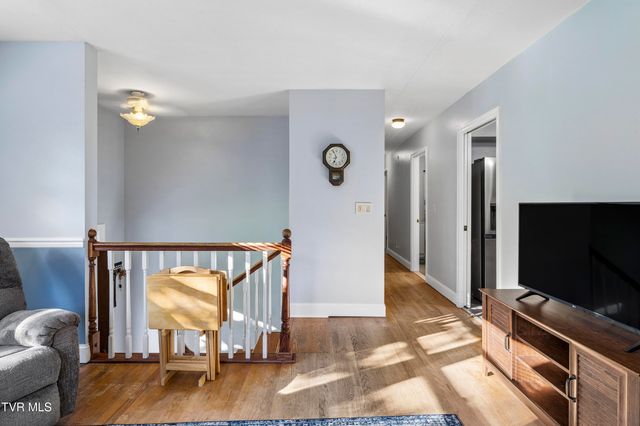 1715 Mcclellan Drive, Johnson City, TN 37604