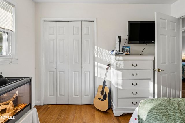 1715 Mcclellan Drive, Johnson City, TN 37604